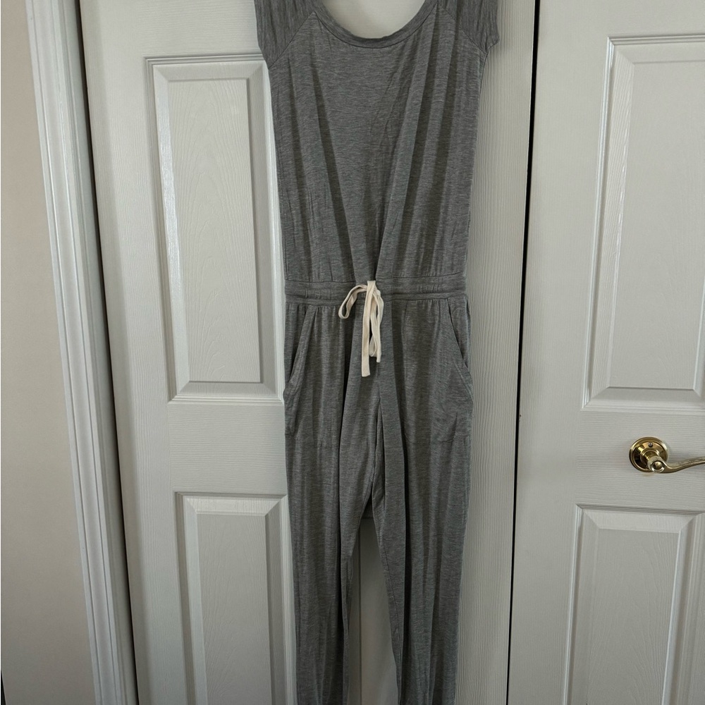 VICI Cap sleeve jumpsuit M